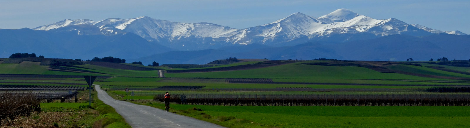 Pan La Demanda Range with snow