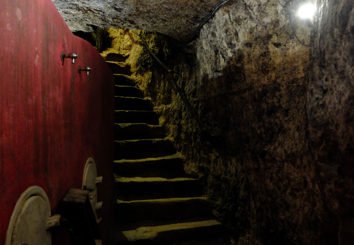Bodegas-Lecea-stairs