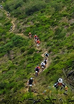 Bikers en fila Ezcaray